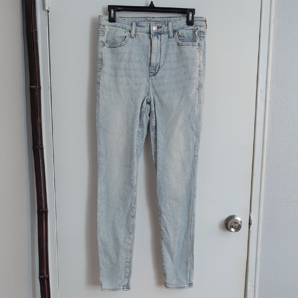 NWOT American Eagle Outfitters Light Wash Super High Rise Jeggings Size 8 Reg